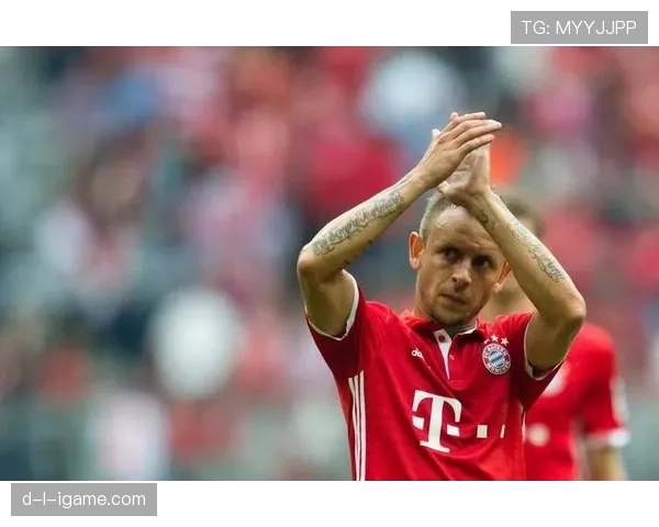 拉菲尼亚训练完顺手给老婆转了六位数零花钱