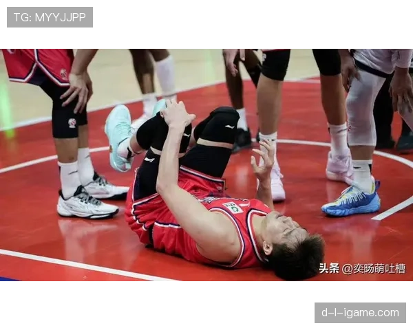 郭艾伦又在训练馆泡到半夜，这自律劲儿真不像他场下那么疯